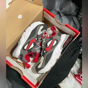 Nike Air Max 270 RT toddlers size 6